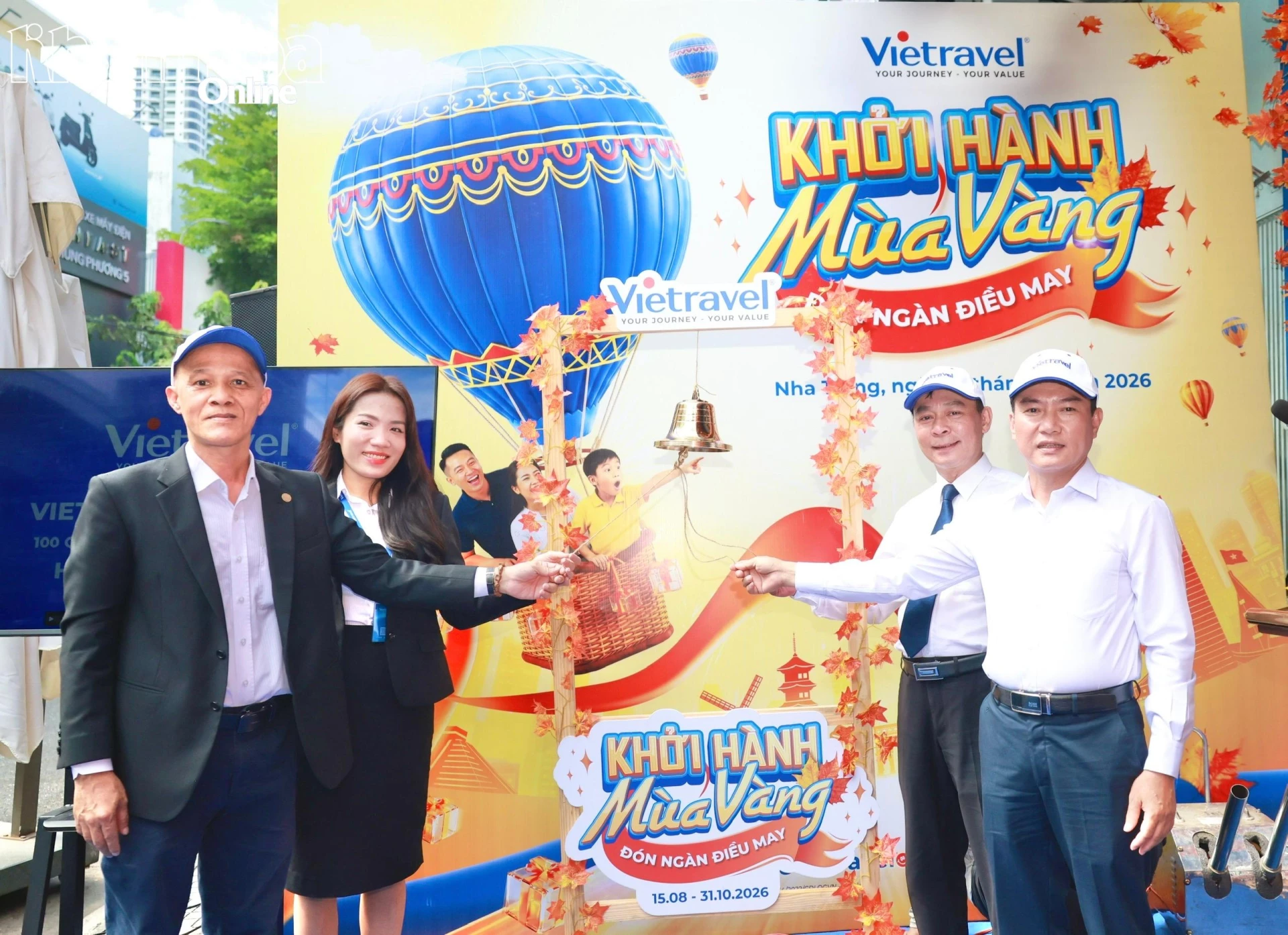 Các đại biểu rung chuông khởi động chiến dịch.