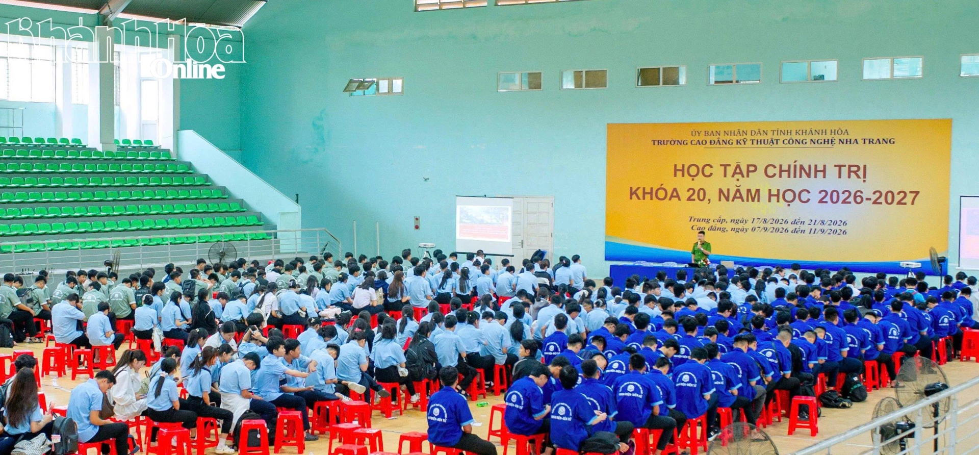 Hơn 1.000 học sinh, sinh viên nhà trường tham gia buổi tuyên truyền.