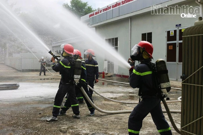 Thực tập chữa cháy, cứu nạn, cứu hộ tại Nhà máy thủy điện Sông Ông