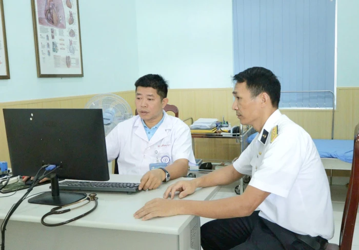 Bệnh xá Lữ đoàn 101 phối hợp khám bệnh cho quân nhân và thân nhân