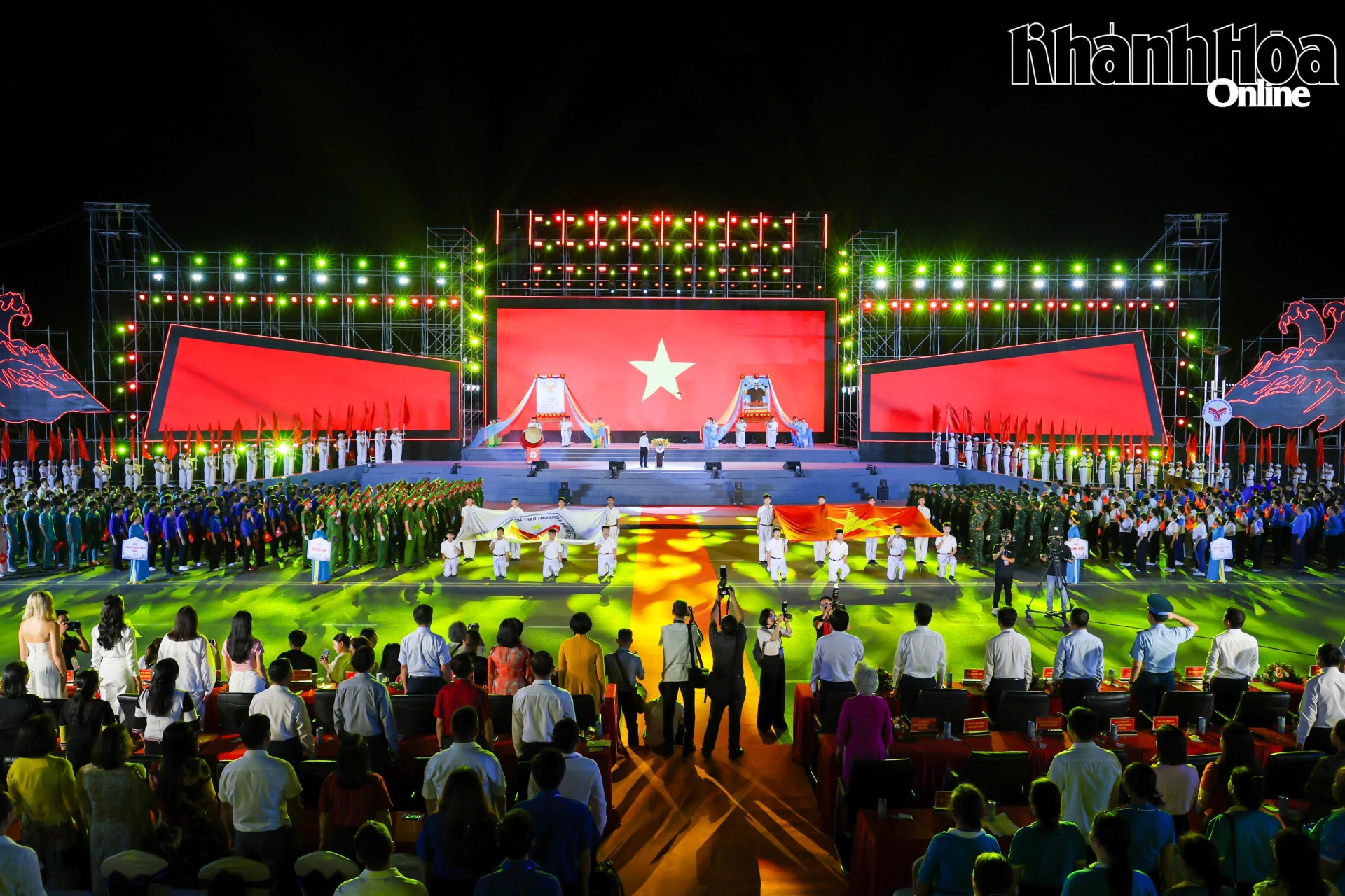 Lễ chào cờ tại đại hội.