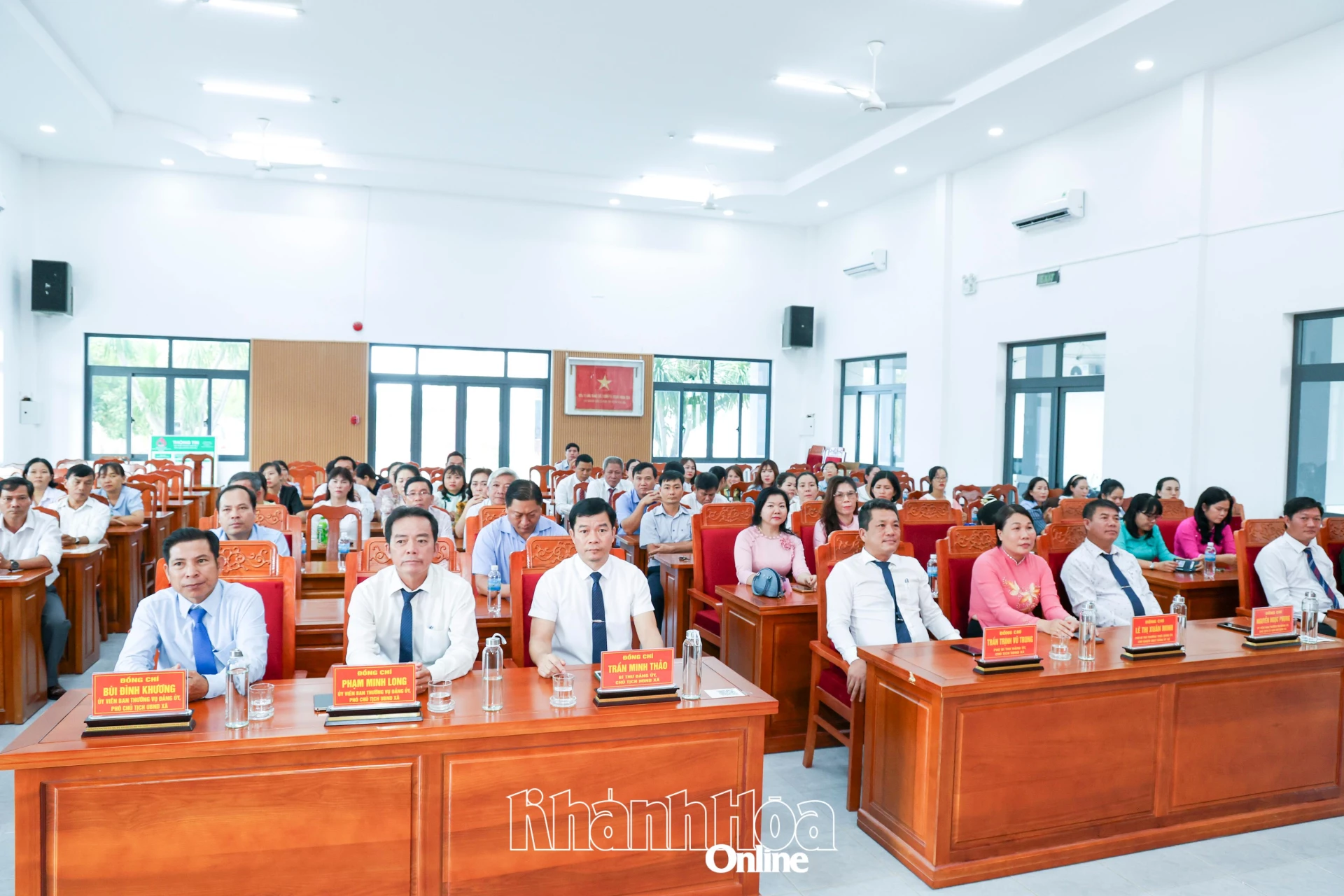Các đại biểu tham dự hội nghị.
