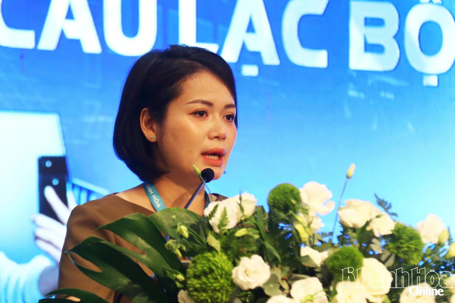 Bà Nguyễn Thị Khánh Vân phát biểu tại buổi lễ ra mắt Câu lạc bộ Niềm tin số Khánh Hòa.