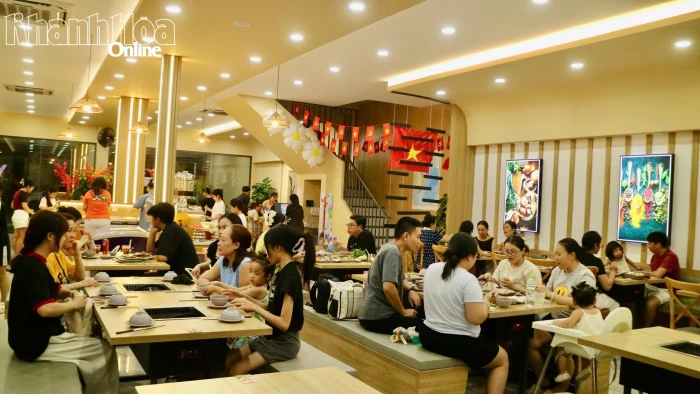 Quán chay nhộn nhịp mùa Vu Lan
