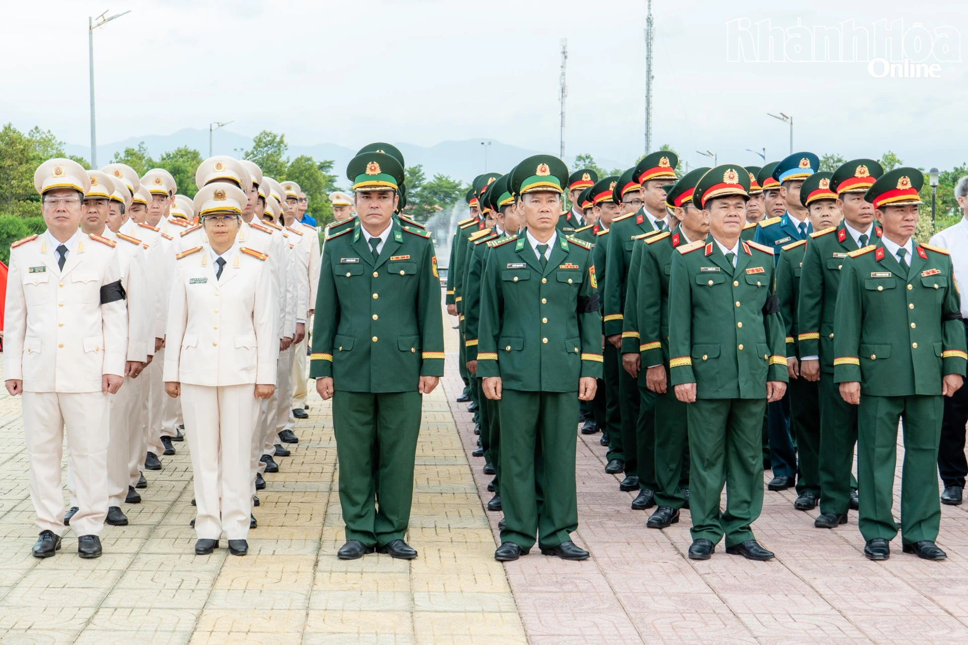 Các đại biểu dự lễ.
