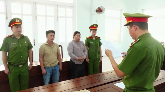 [Video] Khởi tố 2 đối tượng vi phạm gây ô nhiễm môi trường