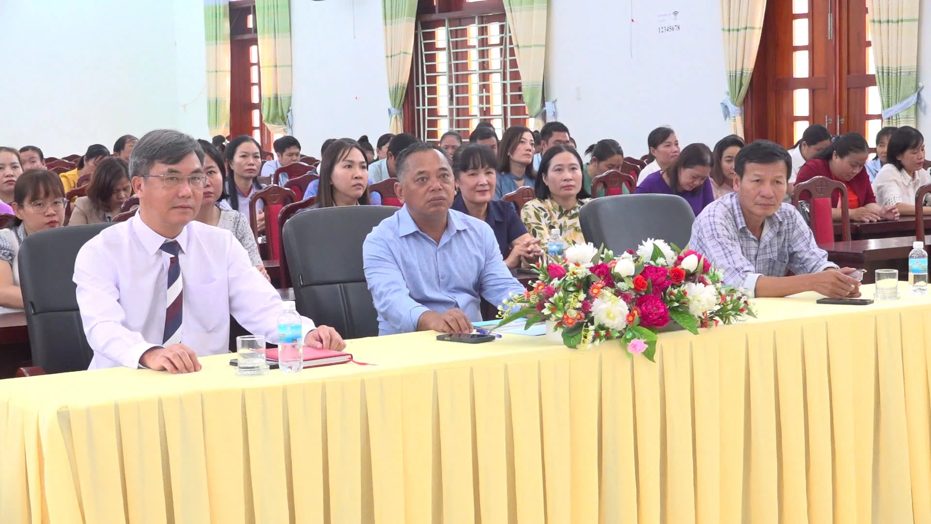 Các đại biểu tham dự hội nghị. Ảnh: PHÙNG QUỲNH.
