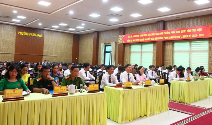 HĐND phường Phan Rang thông qua nghị quyết về tổ chức lại Phòng Kinh tế, Hạ tầng và Đô thị