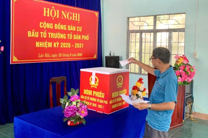 Gần 8.000 cử tri phường Cam Ranh tham gia bầu cử tổ trưởng tổ dân phố
