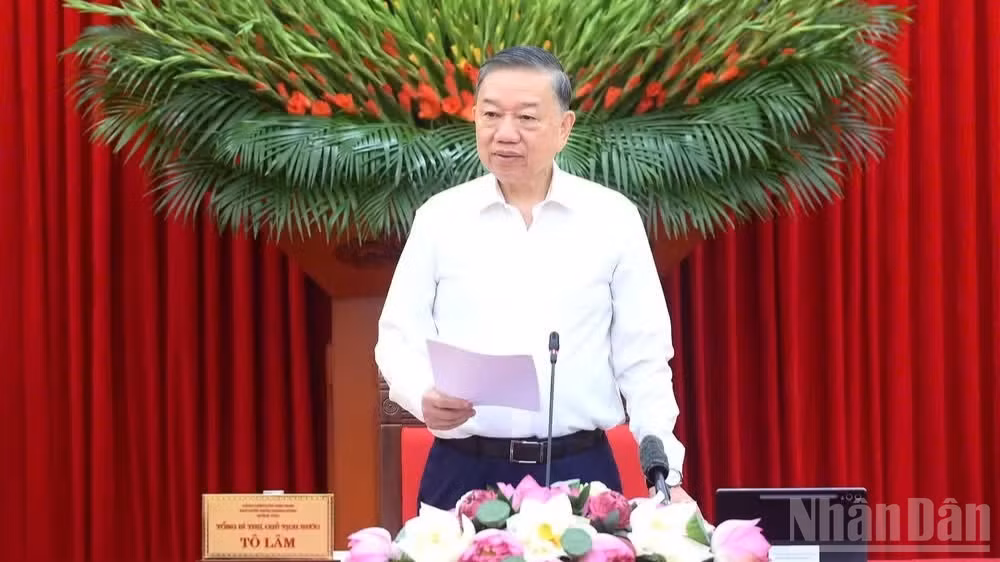 Tổng Bí thư, Chủ tịch nước Tô Lâm phát biểu chỉ đạo tại Phiên họp thứ nhất Ban Chỉ đạo Trung ương về tổng kết thực tiễn và nghiên cứu sửa đổi, bổ sung Điều lệ Đảng. (Ảnh: ĐĂNG KHOA)