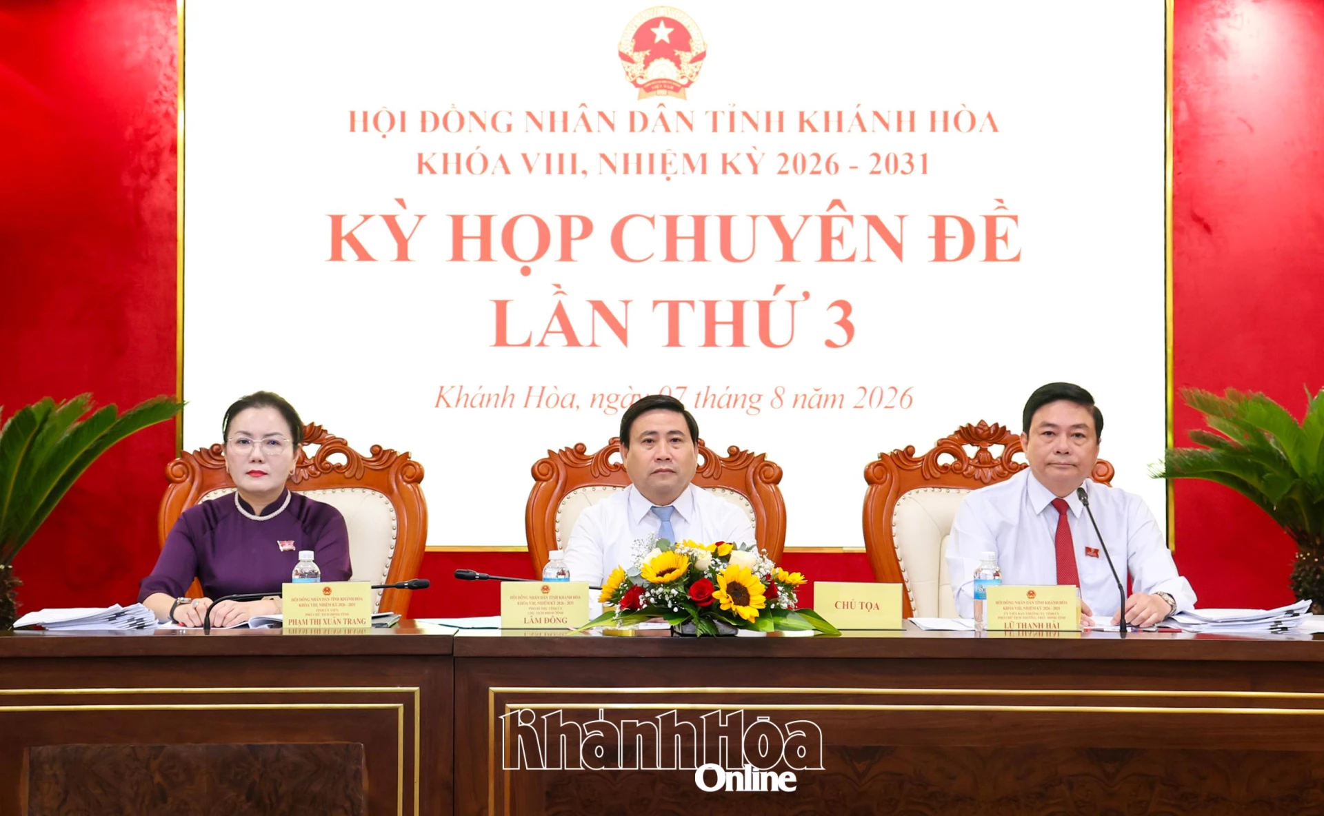 Chủ tọa điều hành kỳ họp