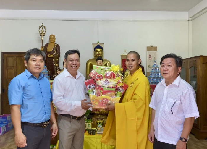Xã Đại Lãnh thăm, chúc mừng các cơ sở Phật giáo nhân dịp lễ Vu Lan