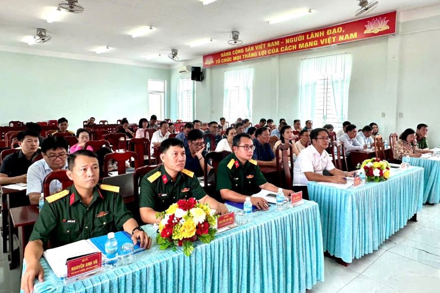 Các đại biểu tham dự hội nghị.