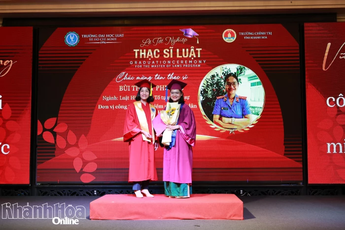 Trường Đại học Luật TP. Hồ Chí Minh tổ chức lễ tốt nghiệp và trao bằng thạc sĩ cho học viên cao học