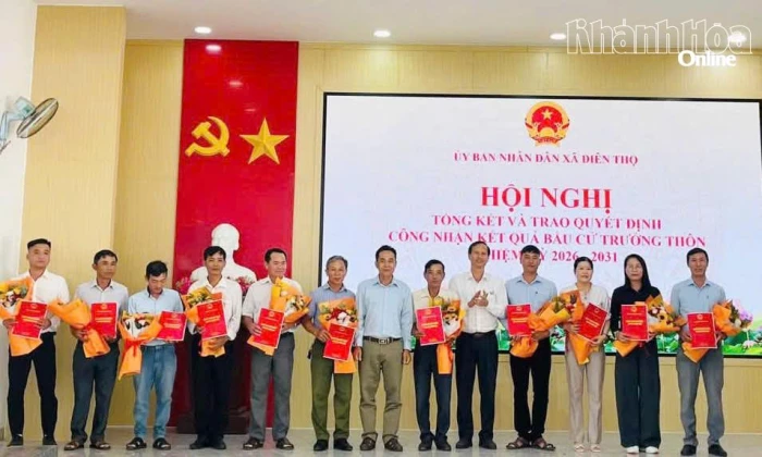 Xã Diên Thọ trao quyết định công nhận kết quả bầu trưởng thôn nhiệm kỳ 2026 - 2030