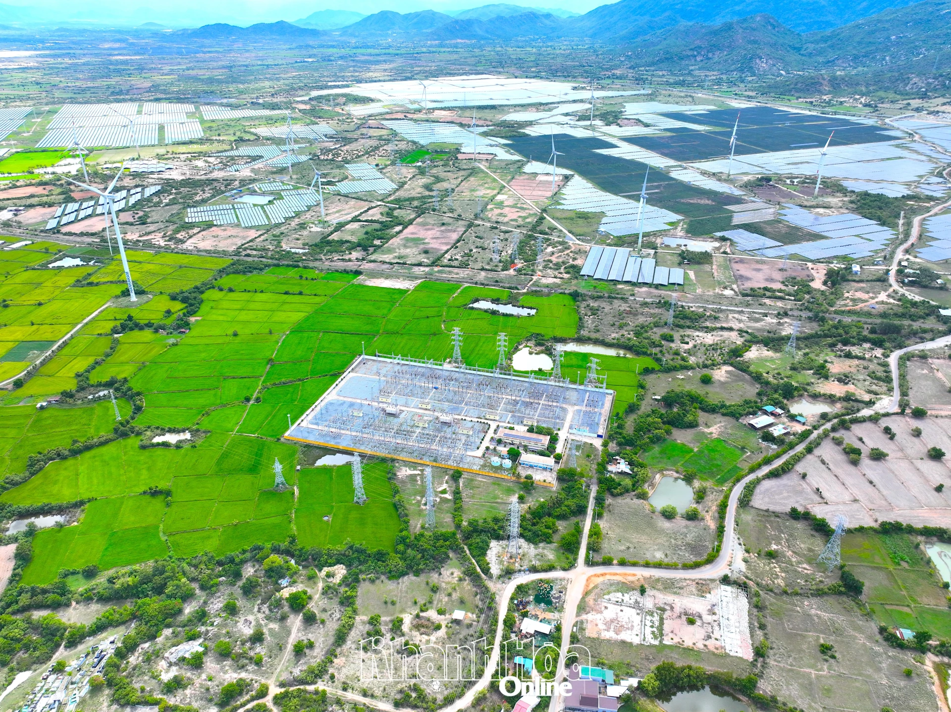Trạm biến áp 220kV Tháp Chàm đang được sửa chữa, nâng cấp để giải phóng hết công suất các nhà máy điện năng lượng tái tạo trong khu vực.