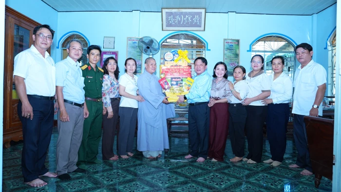 Lãnh đạo phường Đông Hải thăm, chúc mừng các cơ sở Phật giáo nhân lễ Vu Lan