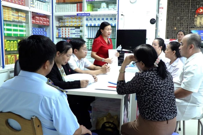 Phường Cam Ranh kiểm tra 13 cơ sở kinh doanh lĩnh vực y tế