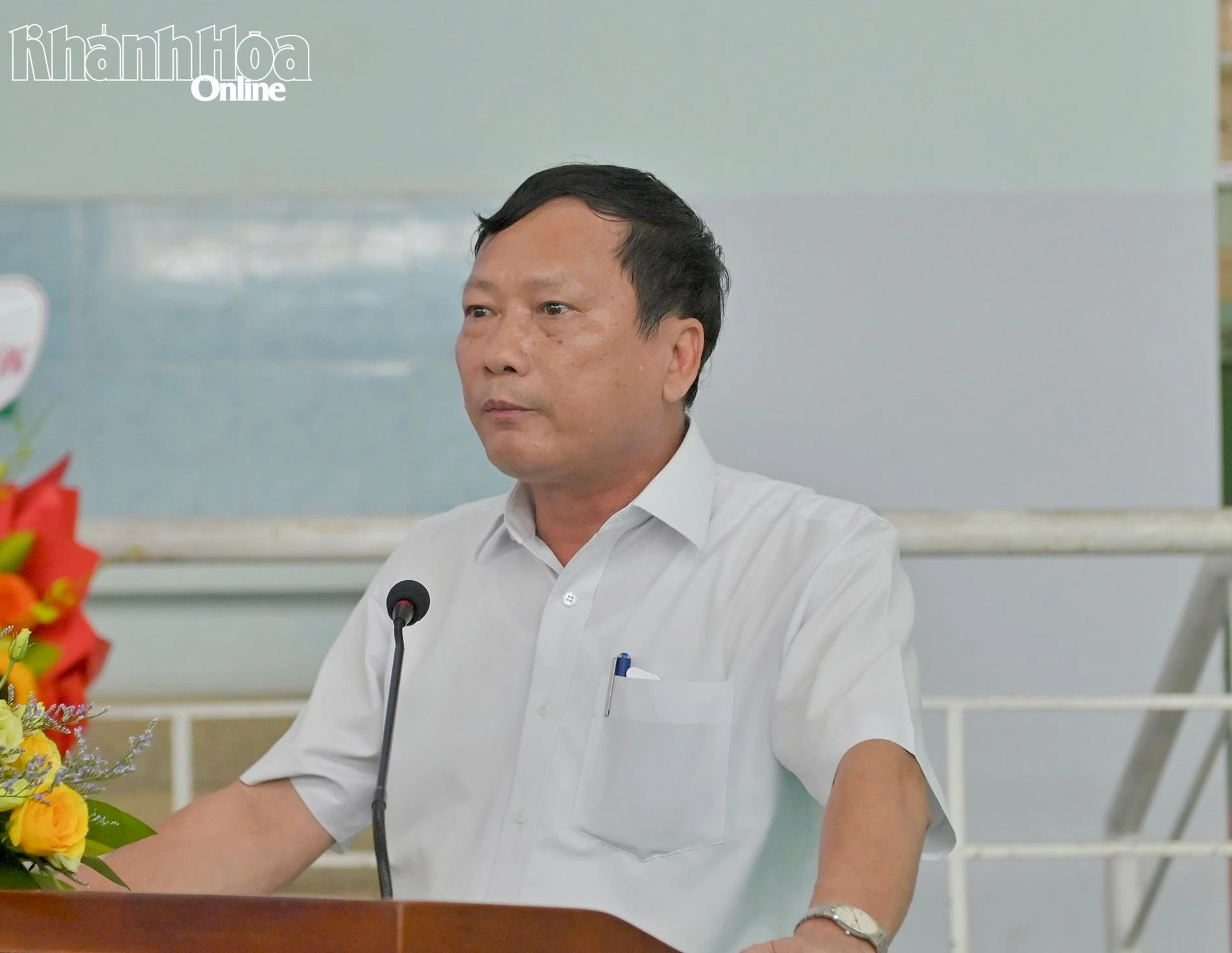Phó Giáo sư, Tiến sĩ Vũ Khắc Hùng-Trưởng Ban tổ chức hội thao phát biểu khai mạc.