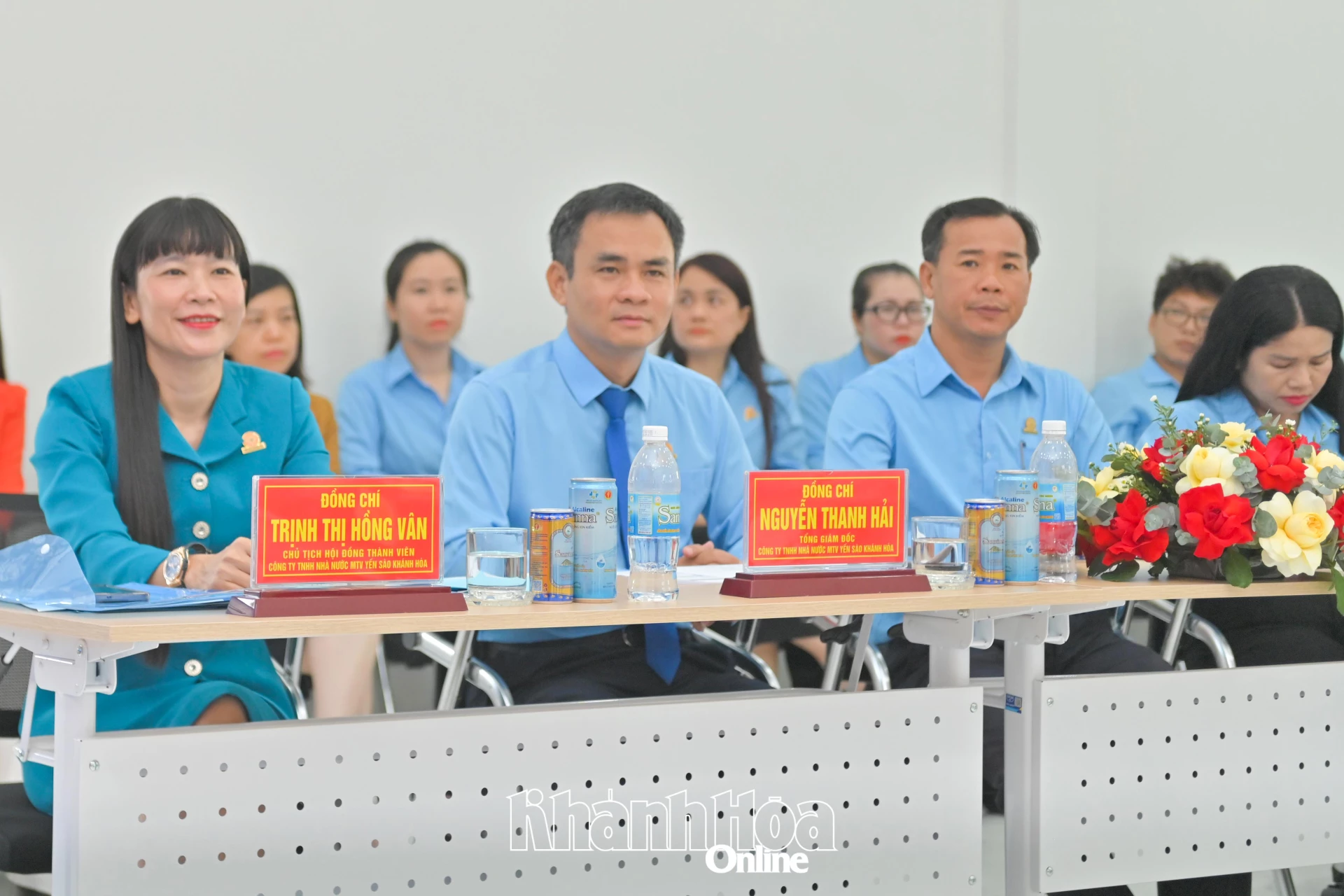 Lãnh đạo Công ty Yến sào Khánh Hòa dự lễ.