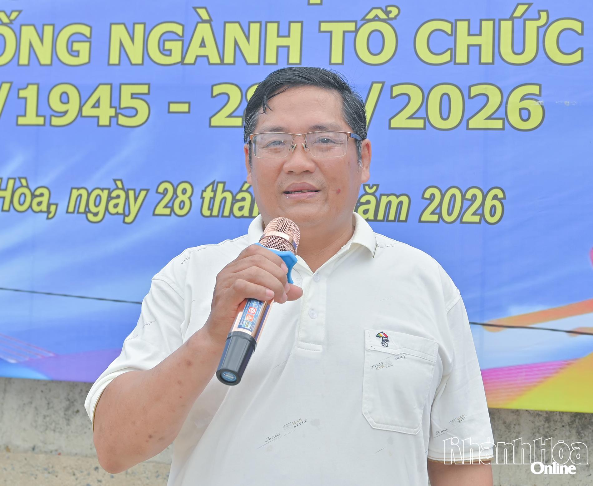 Ông Huỳnh Mạnh Thắng-Phó Giám đốc Sở Nội vụ phát biểu khai mạc hội thao.