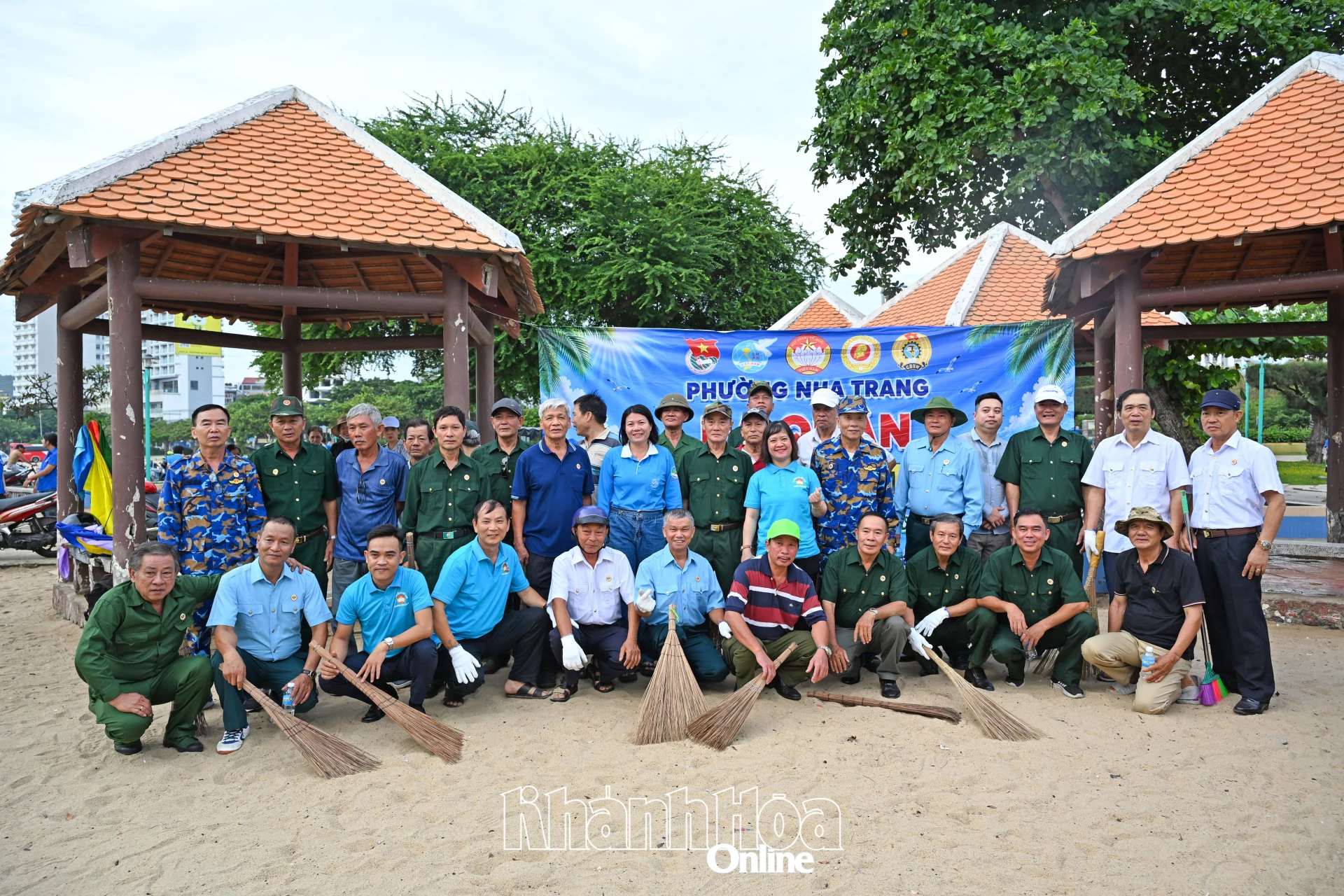 Khá nhiều lực lượng tham gia chương trình.  