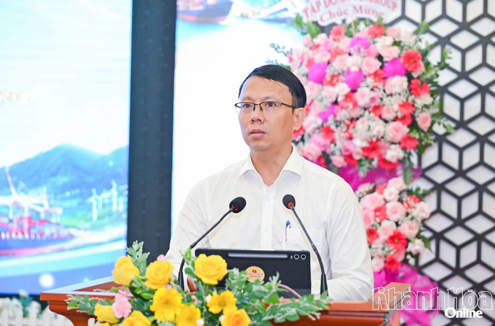 Phó Chủ tịch UBND tỉnh Nguyễn Thanh Hà phát biểu khai mạc hội thảo.