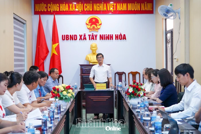 Đoàn kiểm tra số 1 của UBND tỉnh Khánh Hòa kiểm tra cải cách hành chính tại xã Tây Ninh Hòa