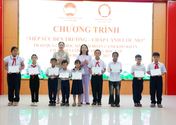 Xã Cam Lâm tổ chức chương trình “Tiếp sức đến trường - Chắp cánh ước mơ”
