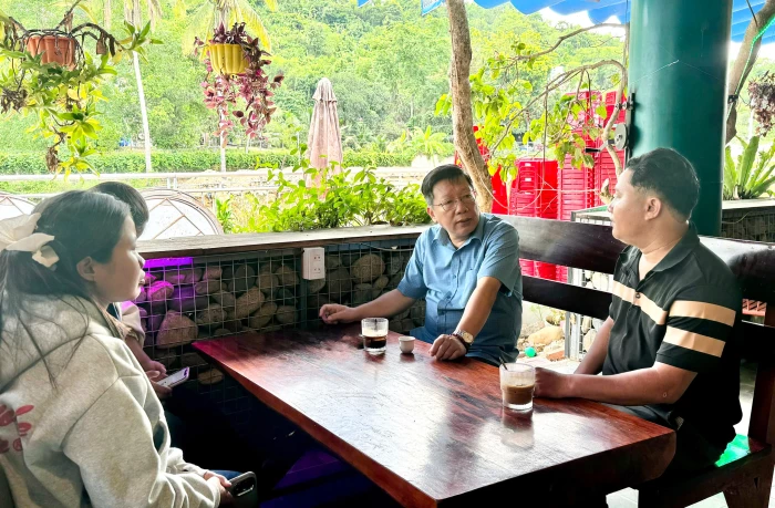 Xã Khánh Vĩnh tổ chức hoạt động “Cà phê sáng - lắng nghe dân nói”