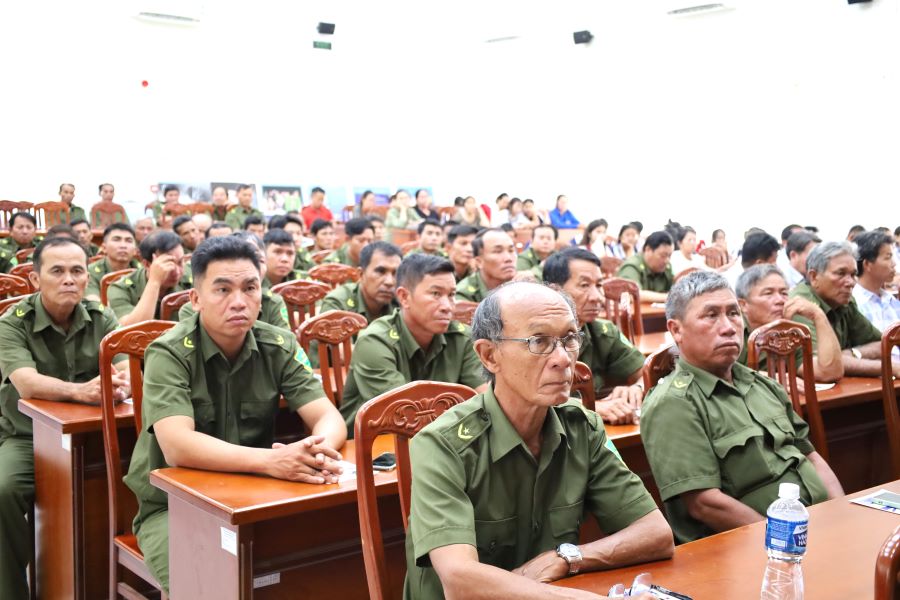 Các đại biểu tham dự hội nghị.