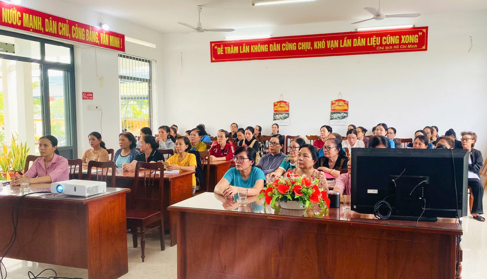Quang cảnh lớp tập huấn.