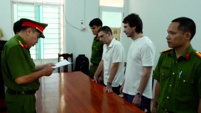[Video] Bàn giao đối tượng truy nã đỏ cho cơ quan Liên bang Nga