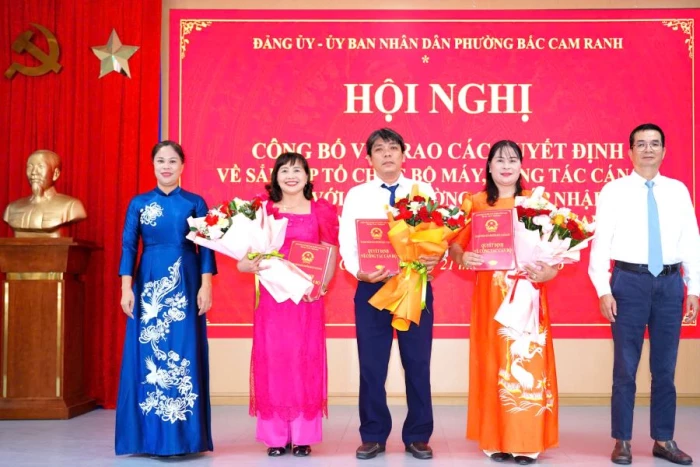 Phường Bắc Cam Ranh công bố quyết định thành lập 3 trường học và công tác cán bộ