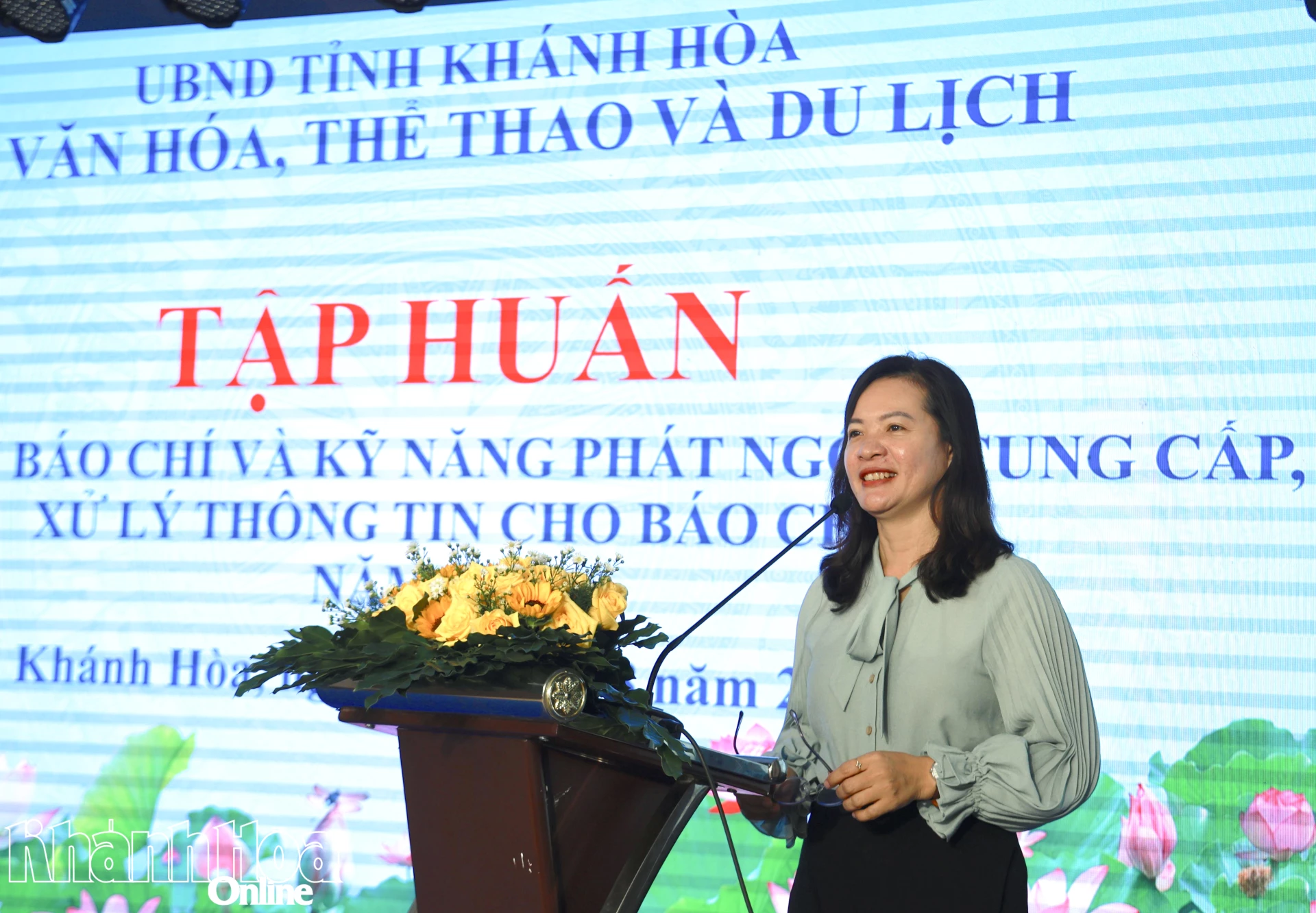 Phát biểu khai mạc lớp tập huấn, bà Phạm Thị Thanh Hường - Phó Giám đốc Sở Văn hóa, Thể thao và Du lịch.