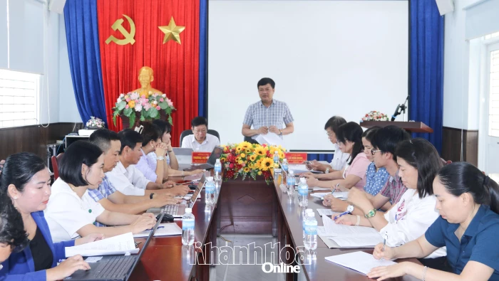 Giám sát việc triển khai các nghị quyết của Bộ Chính trị tại xã Khánh Vĩnh