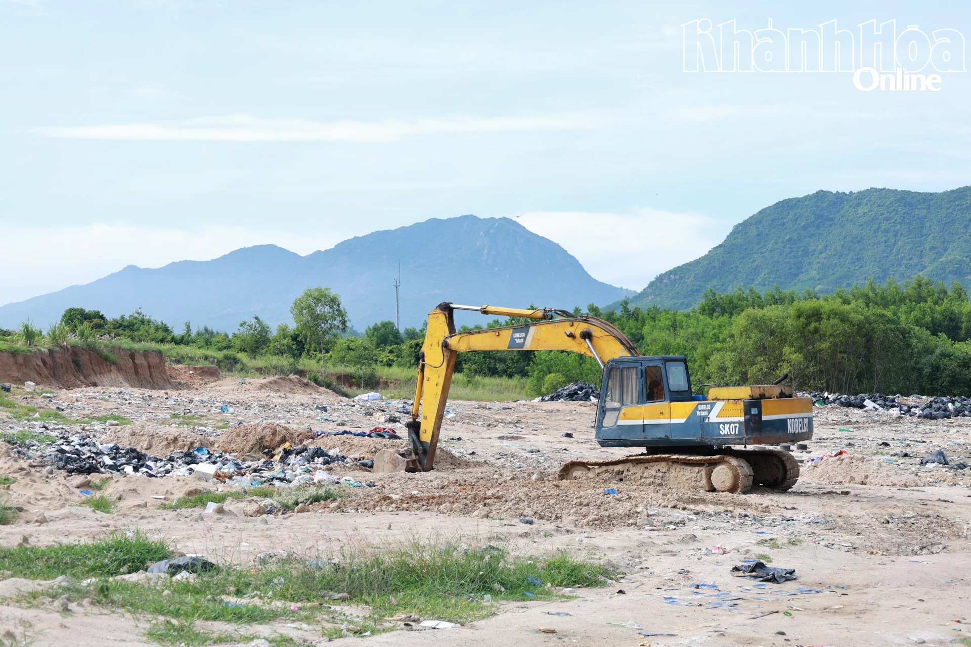 Khu vực bãi rác Suối Cát (xã Cam Hiệp).