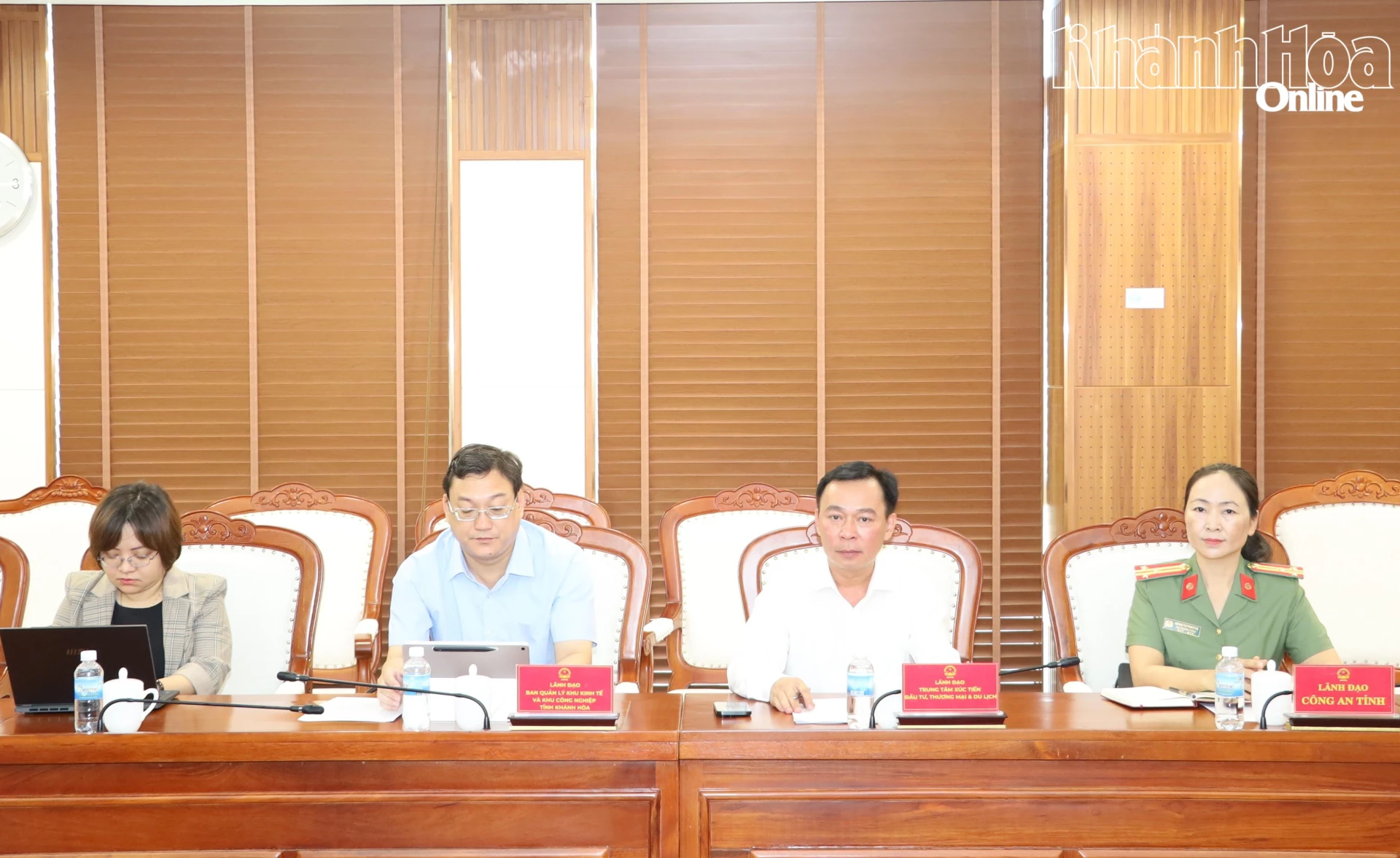 Các đại biểu tham dự hội nghị tại điểm cầu tỉnh Khánh Hòa.