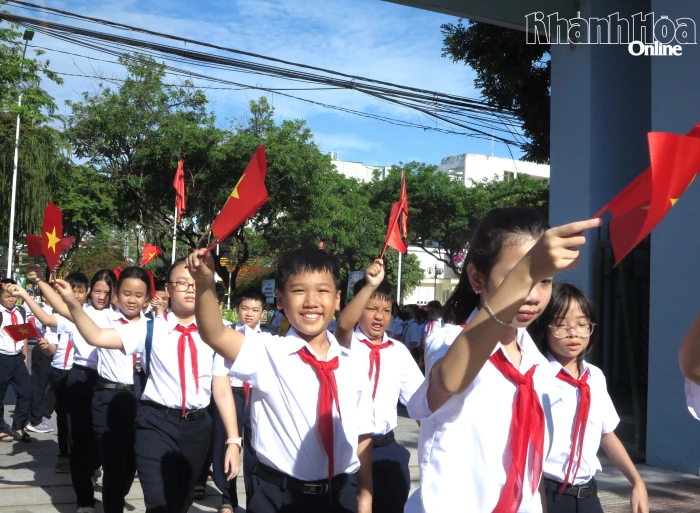 Học sinh Khánh Hòa tựu trường sớm nhất ngày 24-8