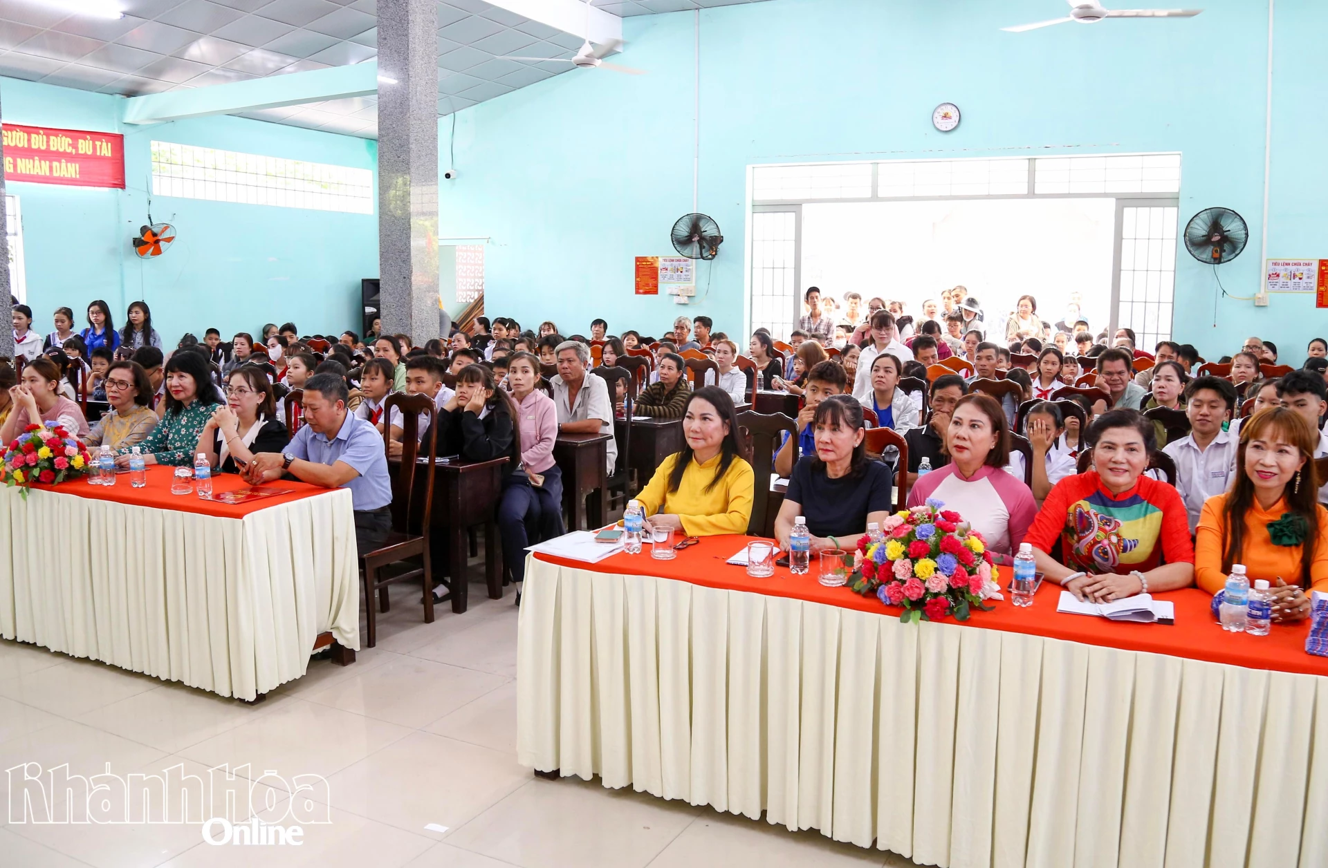 Lãnh đạo phường Bắc Nha Trang, các đơn vị tài trợ tham dự chương trình
