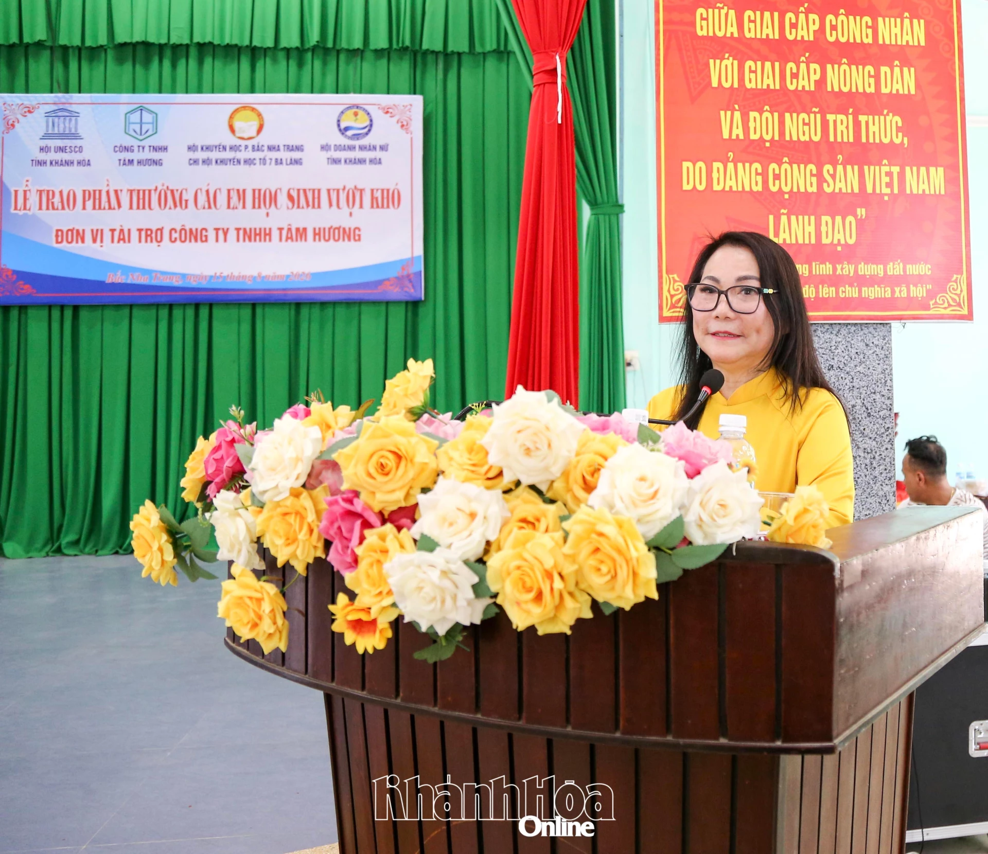 Bà Nguyễn Thị Thanh Hương - Giám đốc Công ty TNHH Tâm Hương đại diện các đơn vị phát biểu tại chương trình