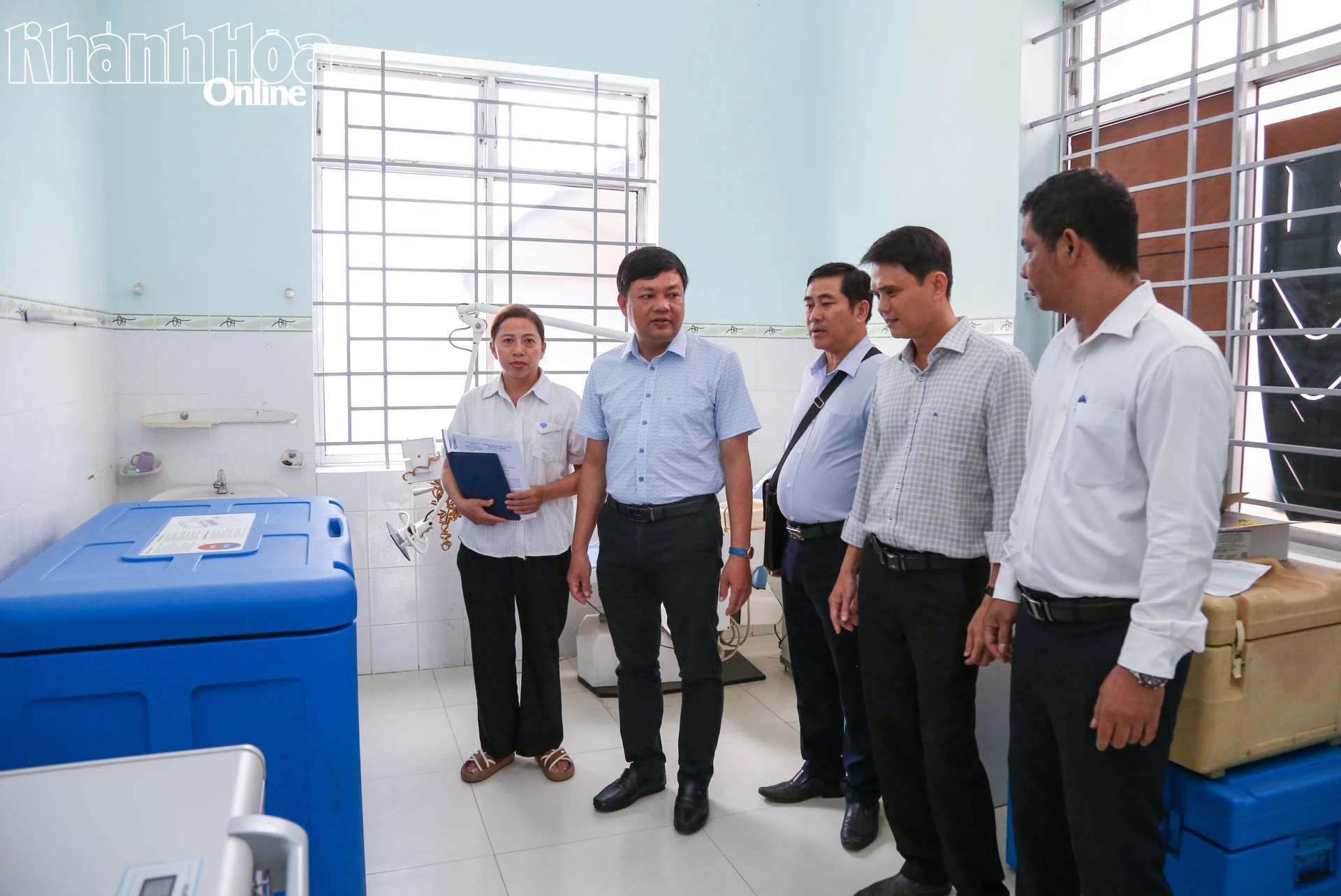 Đoàn Giám sát khảo sát thực tế tại Trạm y tế xã Khánh Sơn