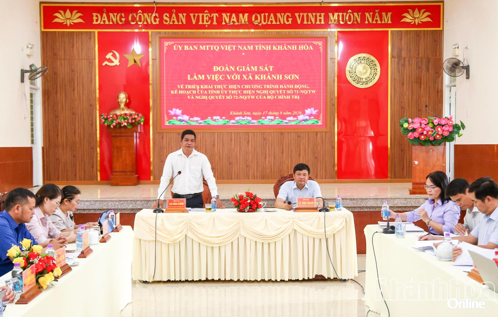 Đại diện Thường trực Đảng ủy xã Khánh Sơn phát biểu tại buổi làm việc
