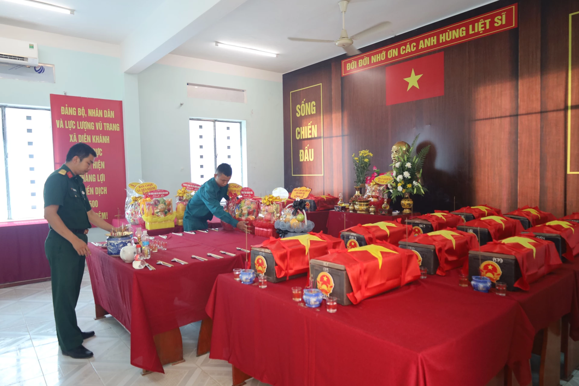 Các hài cốt liệt sĩ đang được bảo quản tại phòng bảo quản do UBND xã Diên Khánh bố trị tại trụ sở.