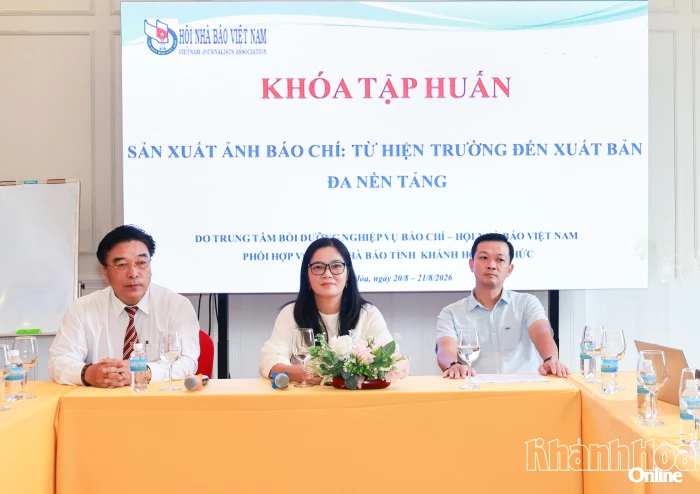 Bồi dưỡng kiến thức về sản xuất ảnh báo chí đa nền tảng cho 38 phóng viên, biên tập viên