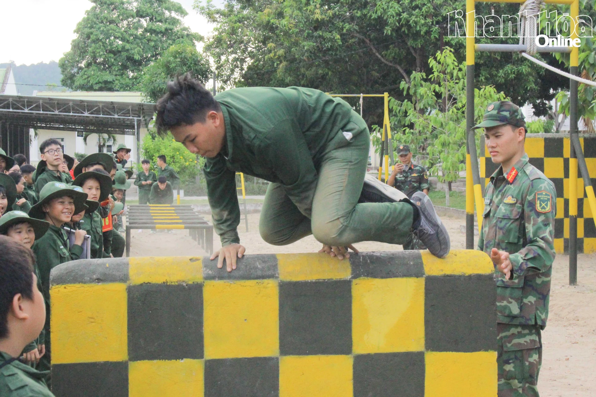 Thông qua các hoạt động giúp học viên rèn luyện, nâng cao thể chất.