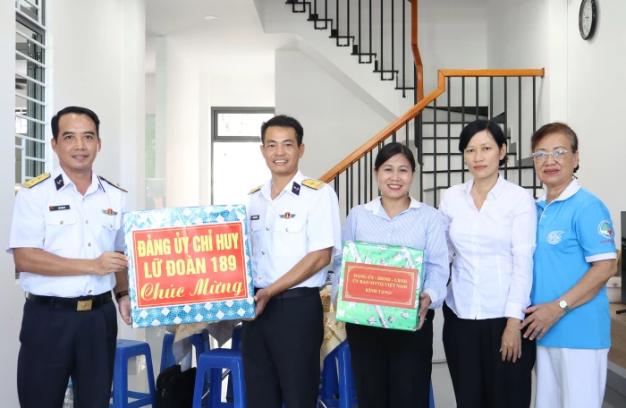 Lữ đoàn 189 khánh thành và bàn giao nhà đồng đội
