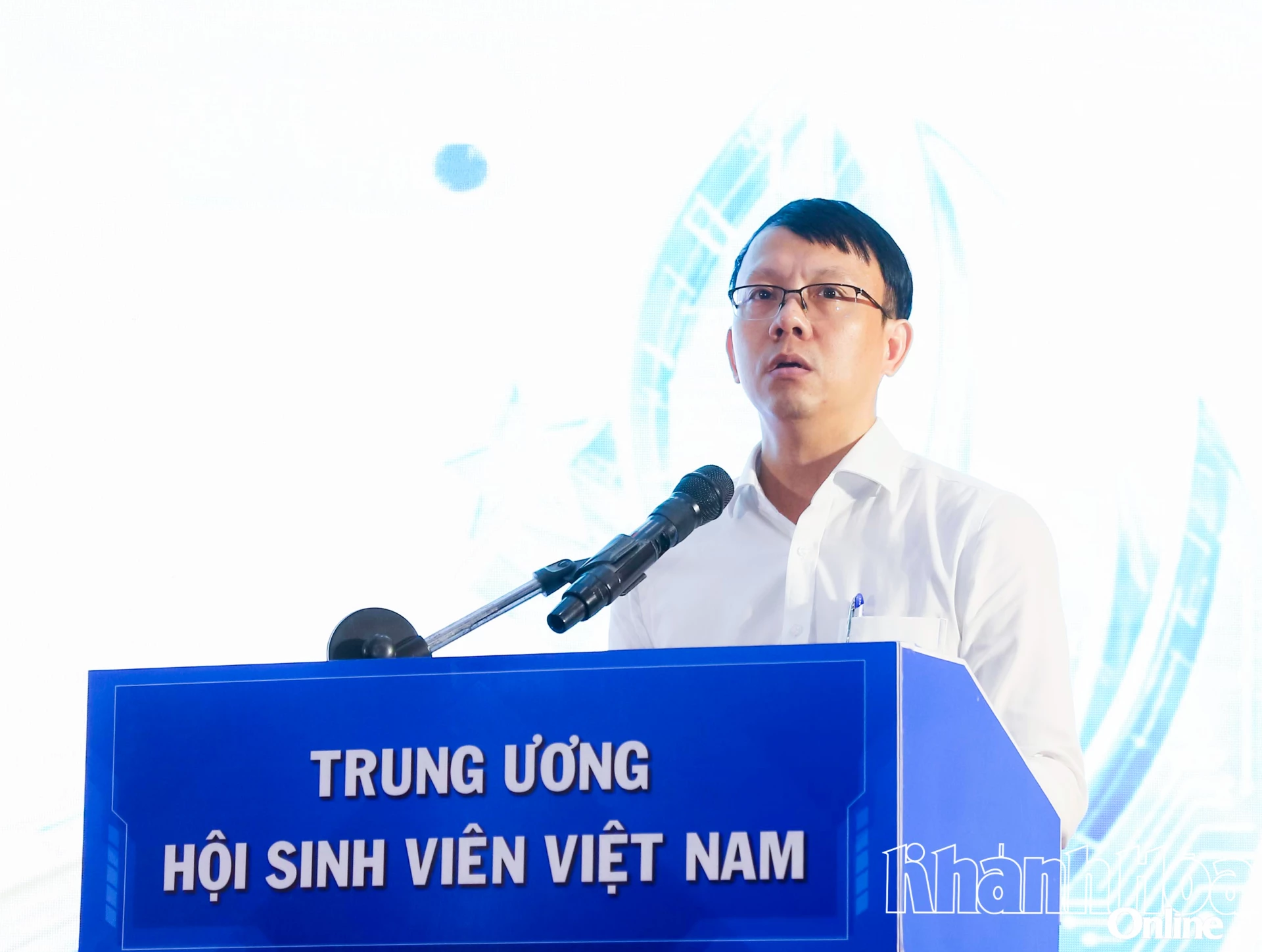 Đồng chí Nguyễn Thanh Hà phát biểu chào mừng hội nghị.