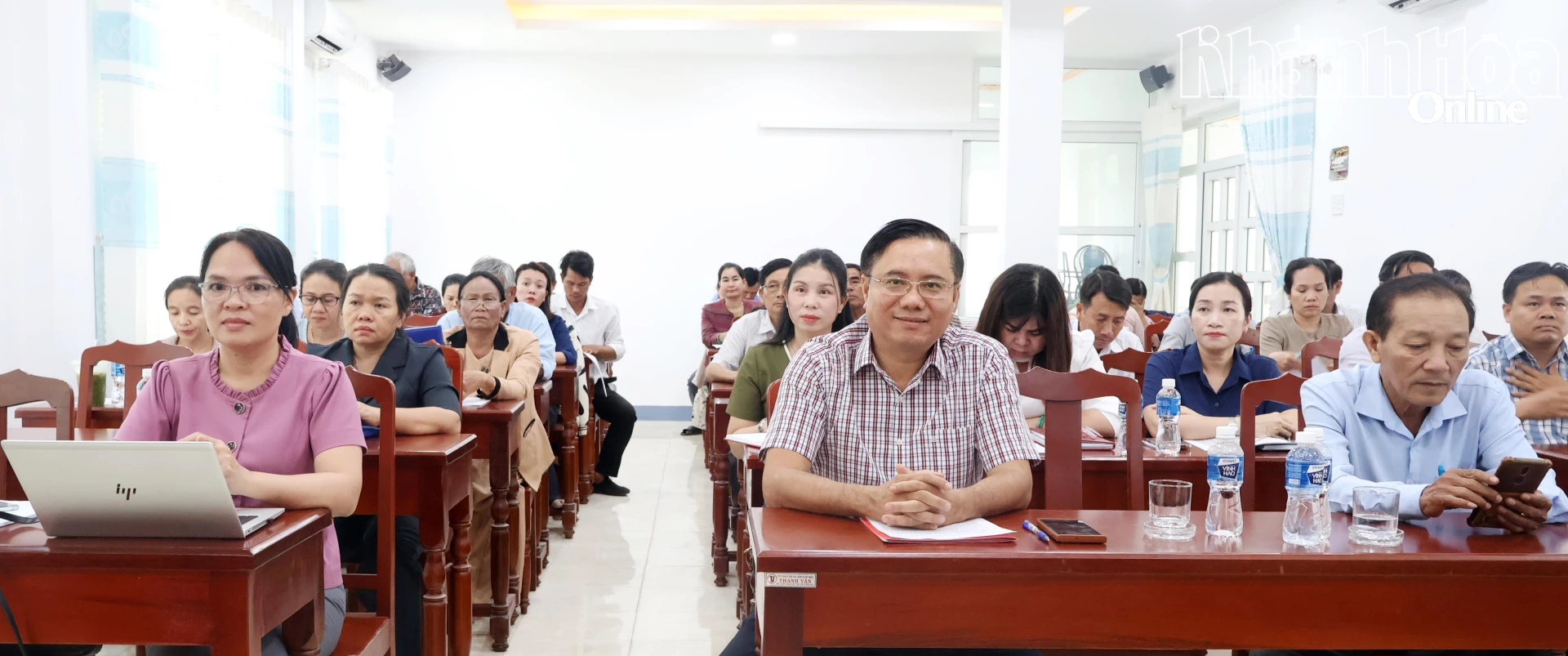 Các đại biểu và học viên dự khai mạc hội nghị tập huấn.