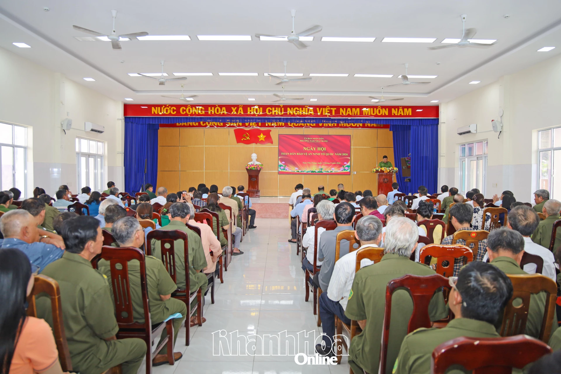 Quang cảnh hội nghị.